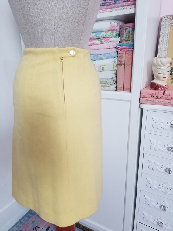 VIntage 1950's / 60's Yellow Wool Pencil Skirt / … - image 7