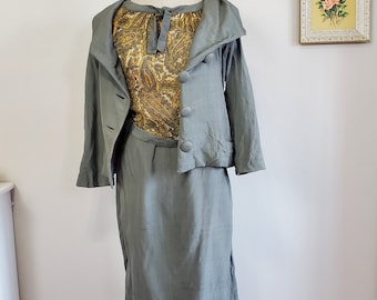 Vintage 1950's Grey Slubbed Skirt Suit and Blouse | Pasternak D.C. Spectator | Small