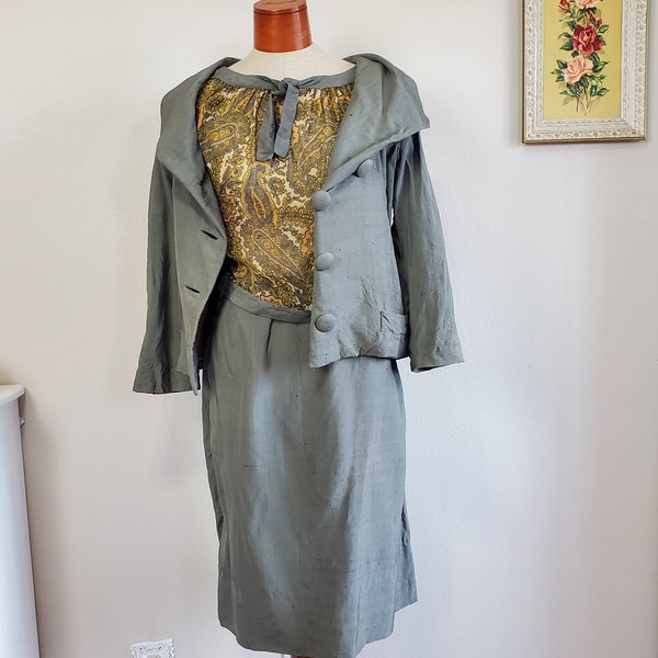 Vintage 1950's Grey Slubbed Skirt Suit and Blouse | Pasternak D.C. Spectator | Small