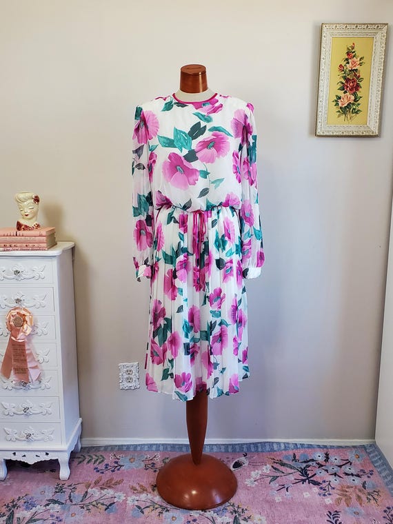 white christmas dresses Gucci Poppy Field Fil Coupé Silk Cape Dress main image 1