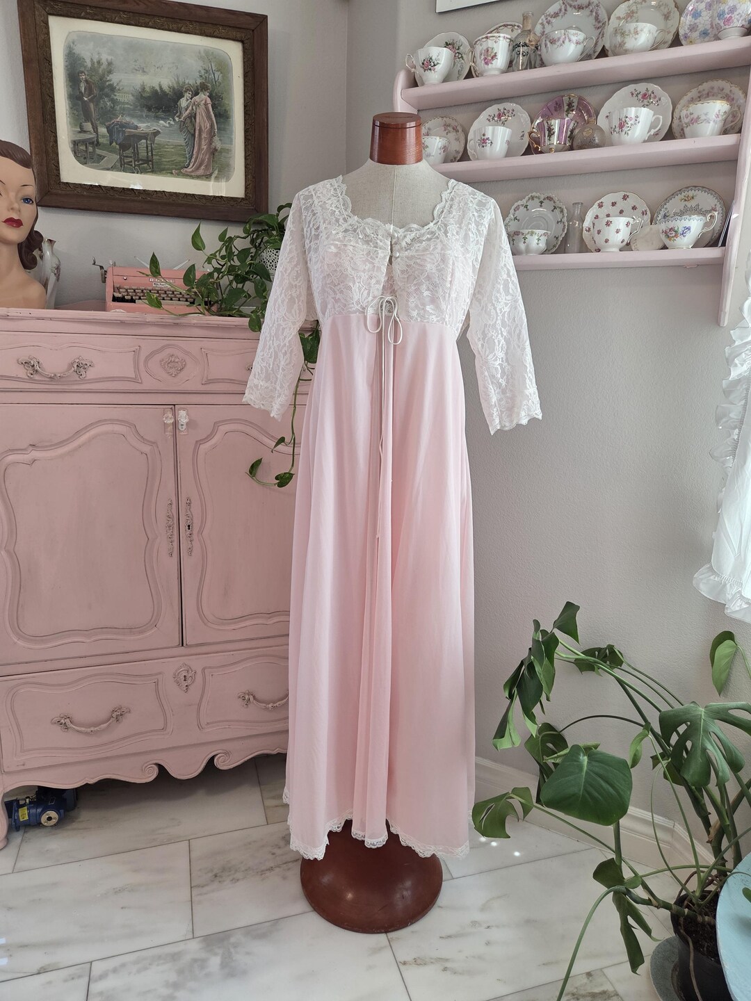 Vintage 1960's Soft Pink Nylon and Lace Peignoir Set Olga