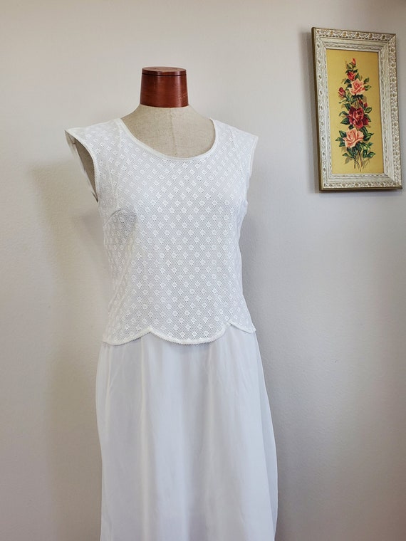 Vintage 1960's White Lace Shell Top Full Slip | M… - image 2