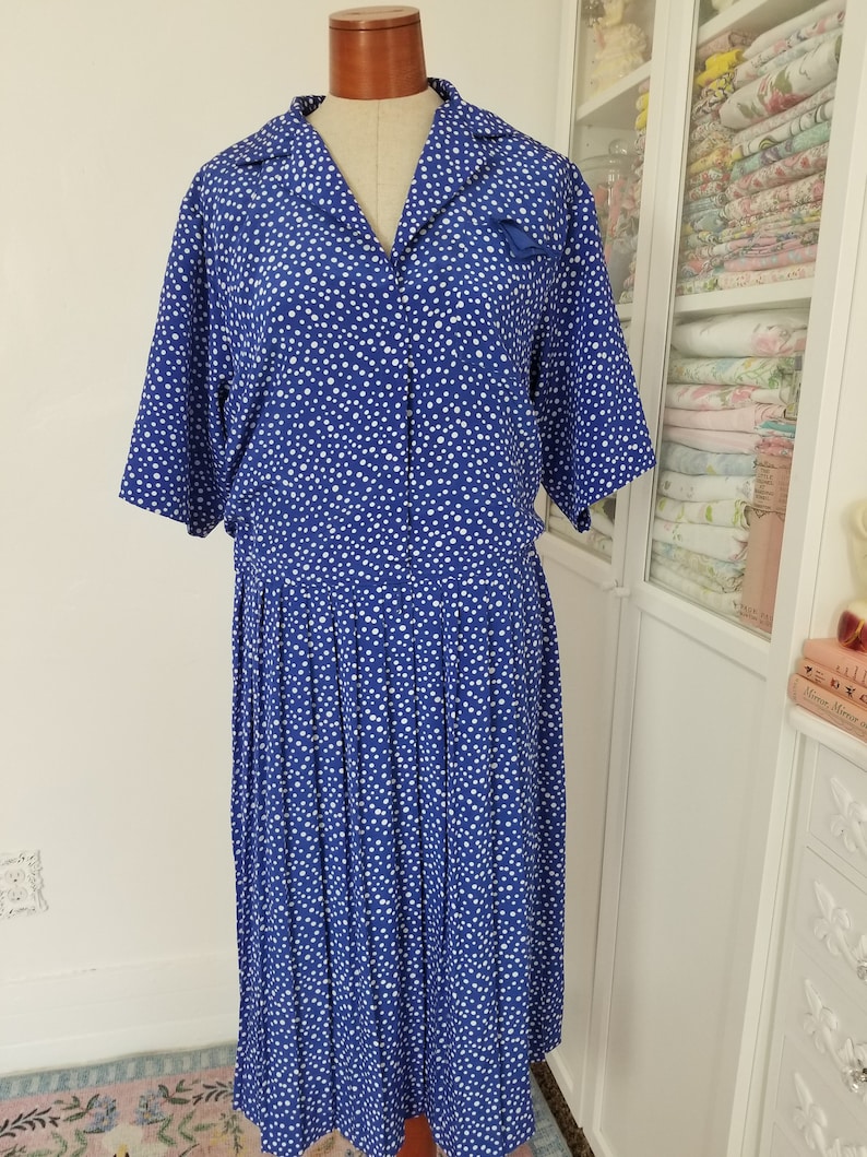 Vintage 1980's Blue And White Polka Dot Day Dress With Pleated Skirt 40's Style Dress / BGB Plus / XL to XXL image 3