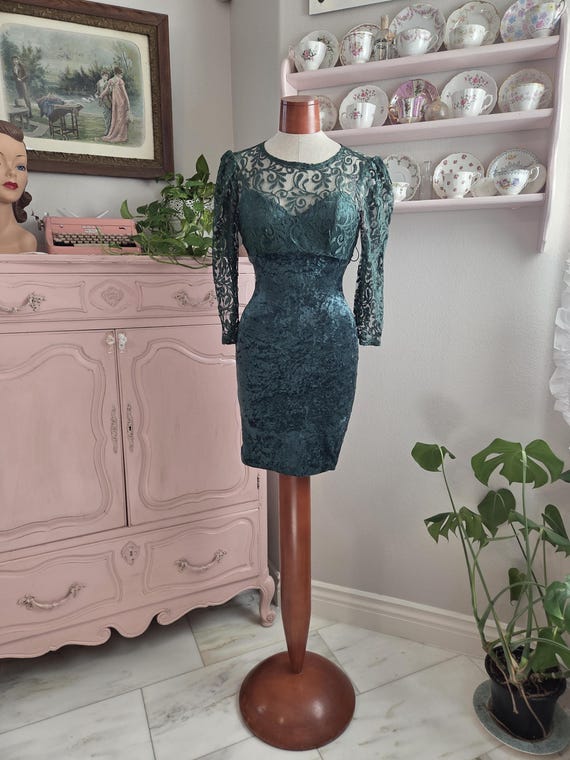 Green With Envy | Vintage 1980's / 90's Green Lace Velvet Body Con Mini  Dress | Frederick's of Hollywood | XS to Small | AS IS - Etsy