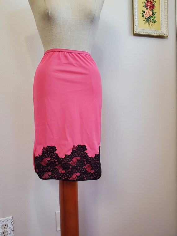 Vintage 1950's / 60's Hot Pink Lace Half Slip Wit… - image 2