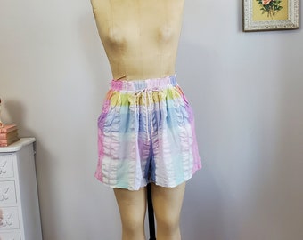 Kaléidoscope | Short de plage taille haute en coton seersucker à carreaux arc-en-ciel pastel vintage des années 1980/90 | Catalina | Moyenne