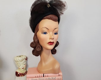 Chapeau noir vintage des années 40/50 avec tulle | Lazare | Taille 22