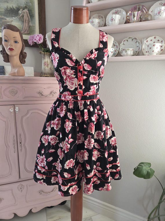 Robe Rétro Années 50 Rockabilly - Imprimé Floral Rose Et Noir, Coupe évasée Sans Manches