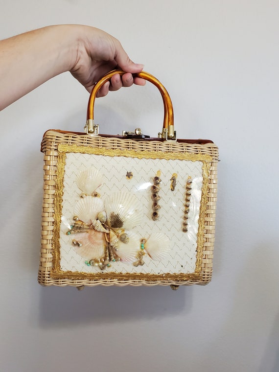 Summer Icon | Vintage 1950's / 60's Wicker Style Box Bag Seashell