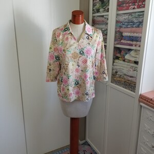 Vintage 1970&#39;s /80&#39;s Peony and Cherry Blossom Print Poly Jersey Blouse M/L