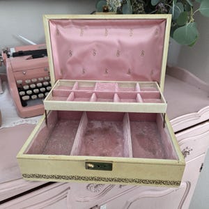 pink velvet dresser Pink Velvet Dresser W/ Acrylic Buttons Brand New In Box for Sale in Los Angeles, CA