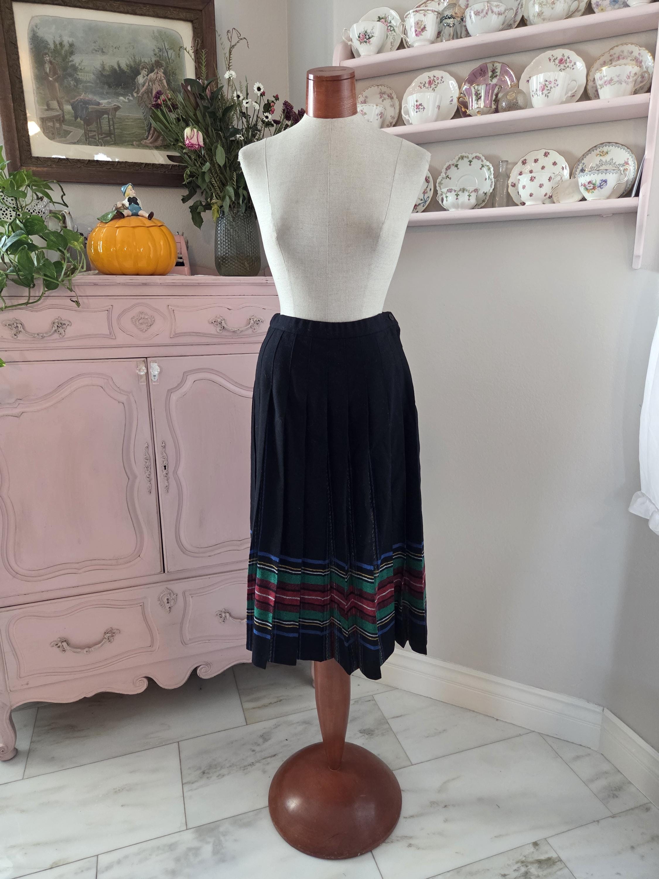 Jupe Plissée Vert Crêpe Scuba – Maroc - Vêtements Femmes En Ligne Maroc