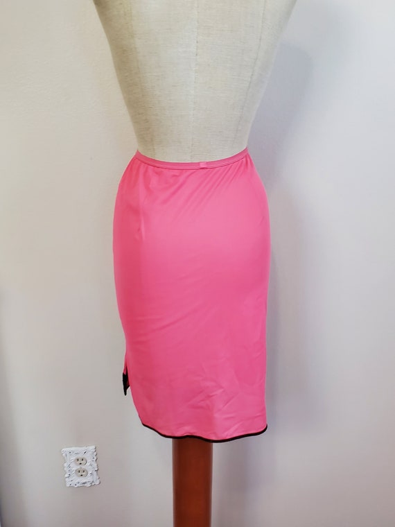 Vintage 1950's / 60's Hot Pink Lace Half Slip Wit… - image 5