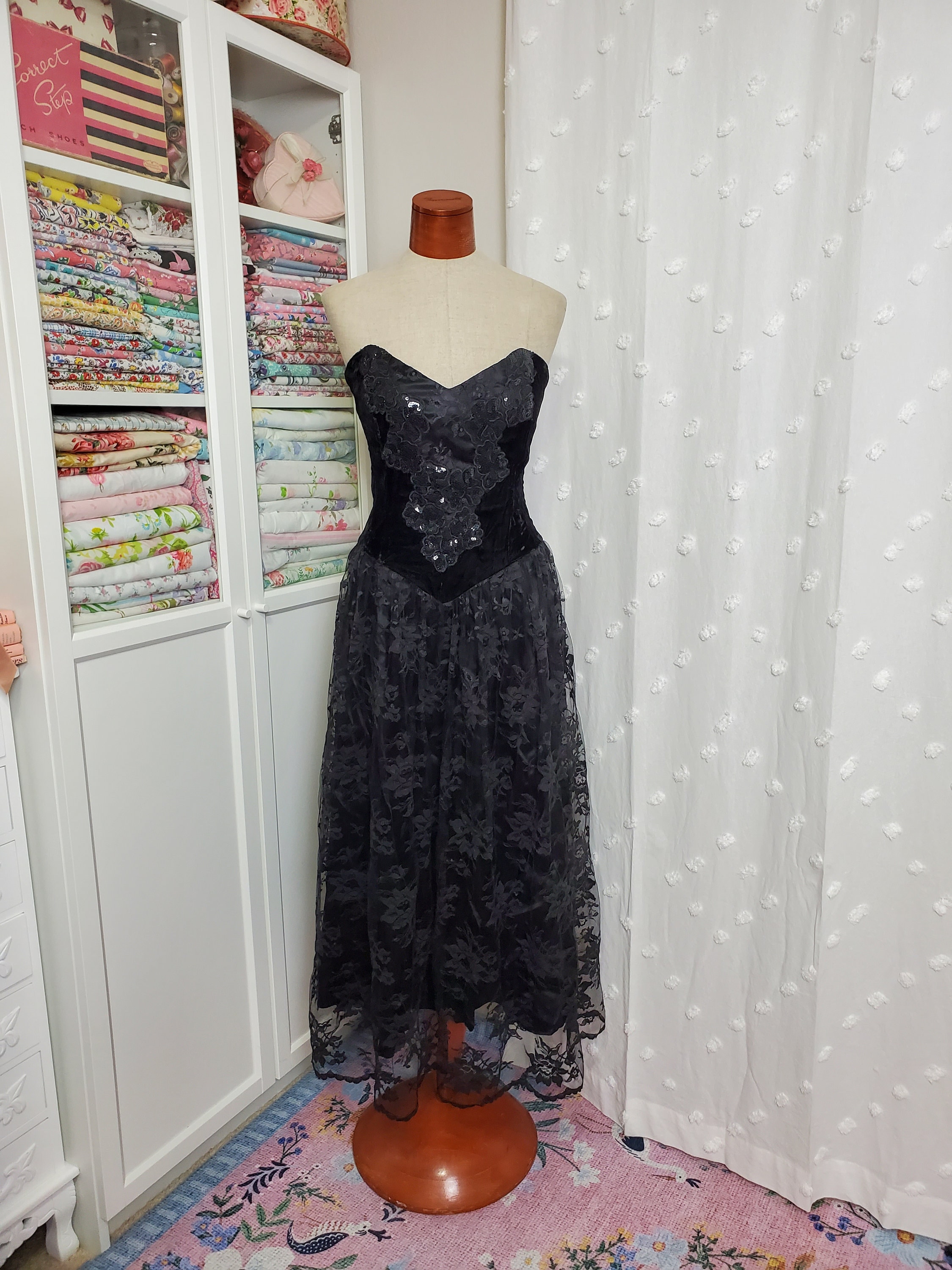 Vintage 1980's Black Velvet And Lace Corset Style Party Dress  Bow Back | Scott McClintock | Large