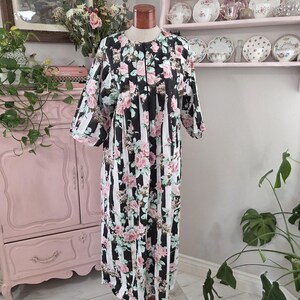 strapless open back dress (#1019) Halter glitz baby doll dress. (white pink) / 2~3 weeks production main image 0