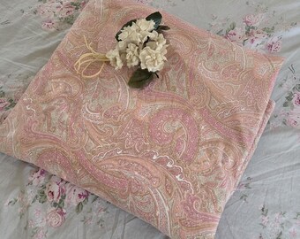 Lenzuolo matrimoniale king size vintage Ralph Lauren in cotone con motivo paisley rosa pesca.