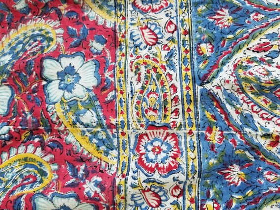 Vintage 1970s uses 40's Textile Paisley and Flora… - image 6