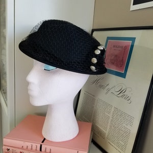 Vintage 1940's Black Wool Felt New York Creations Topper Hat image 1