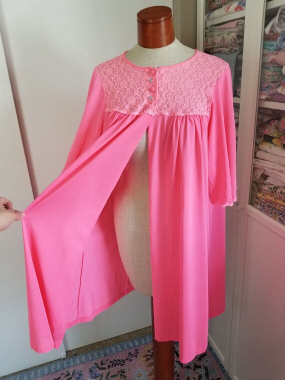 Vintage 1950's/1960's Hot Pink Nylon Peignoir Rob… - image 3