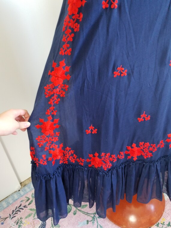 Vintage 1960's Dark Blue and Red Embroidered Folk… - image 4