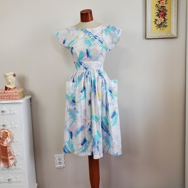 Polly Has Pockets | Vintage 1980's Blue Lavender White Painterly Abstract Print Cotton Sundress With Pockets | Mosaique