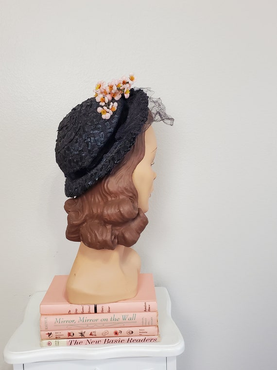 Vintage 1940's / 50's Navy Straw Raffia Hat With … - image 3