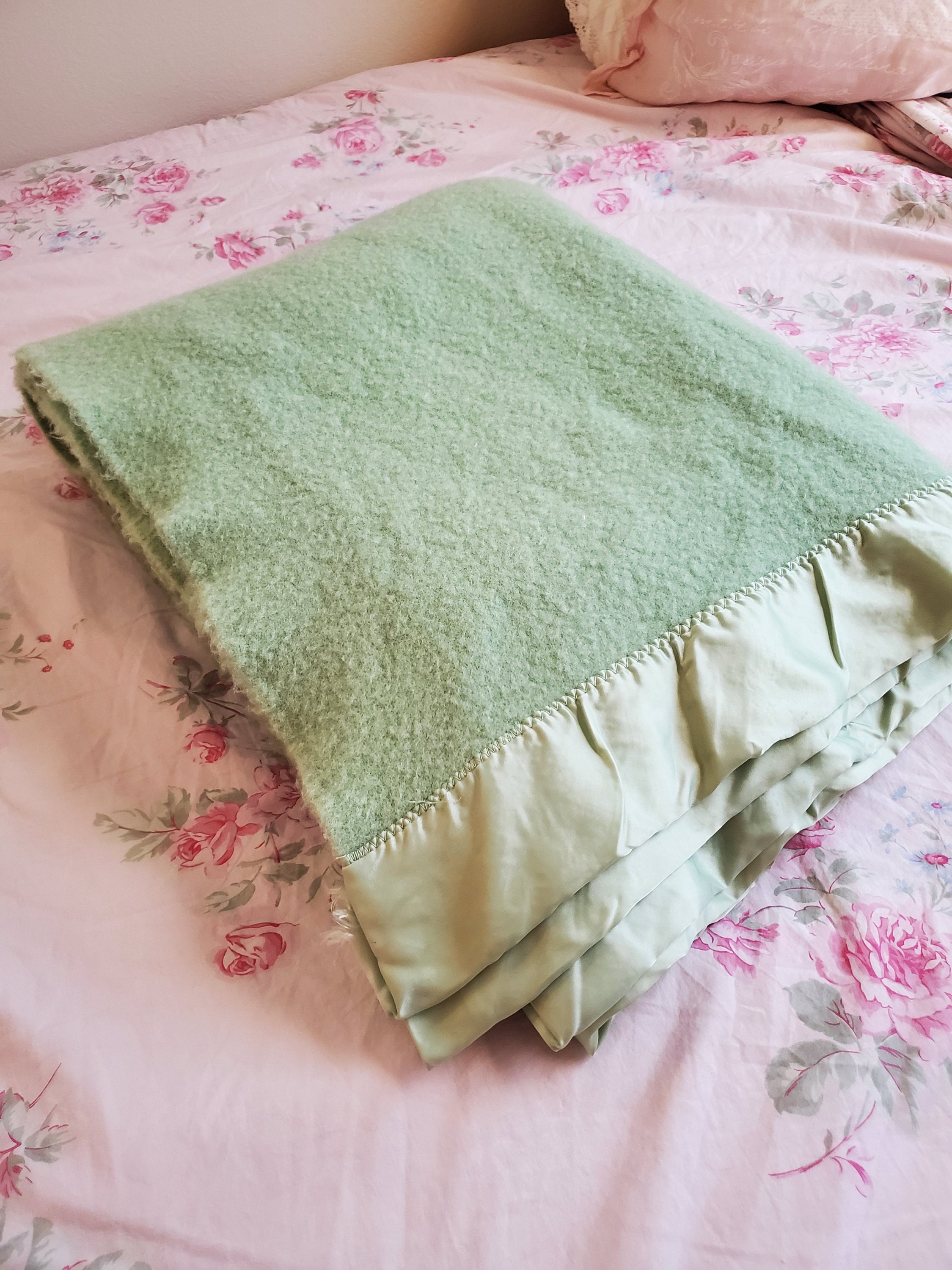 Green baby blanket sale with satin trim