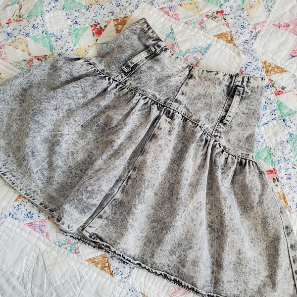 Vintage 1980's / 90's Grey Acid Wash Yoked Skirt | Too Cool for School | SIze 7