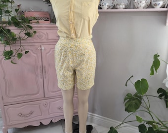 Vintage jaren 60 geelgroene en witte bloemenprint hoog getailleerde short | Broekenmaker | Klein