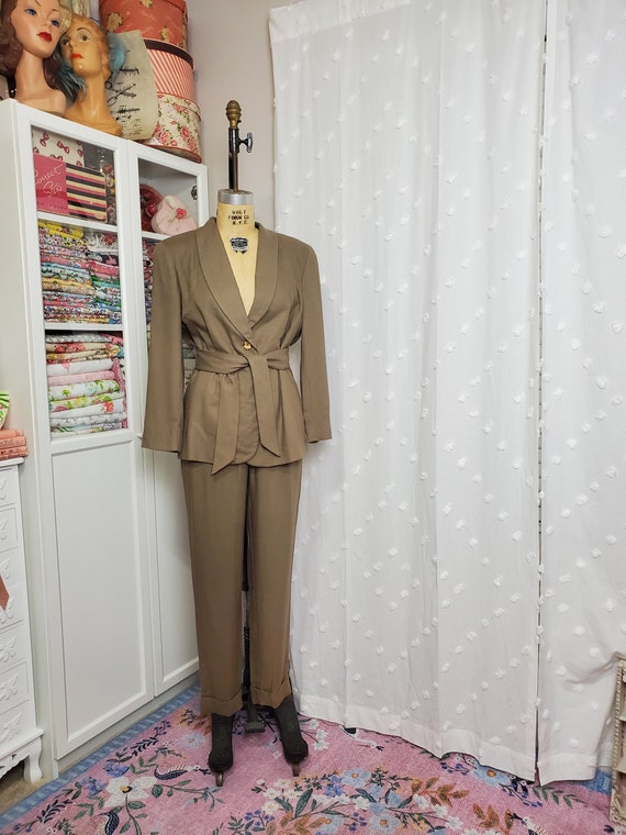 Vintage 1990s Taupe Blazer Vintage 1990s Taupe Blazer