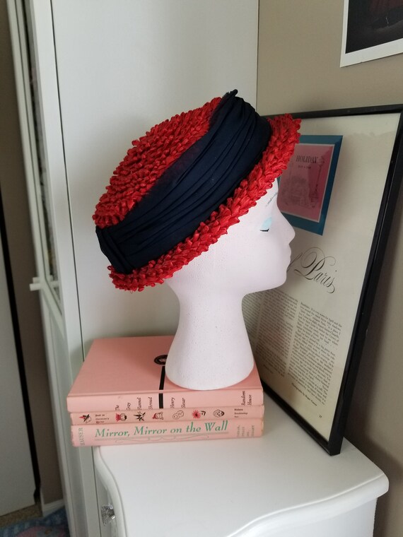 Vintage 1950's 60's Red Raffia Hat with Dark Blue… - image 3