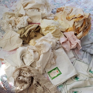 Vintage to Antique Doily LINENS Crafting Lot Mid century Handmade Doilies Crafting Upcycling Table Cloths Napkins Quaker Lace