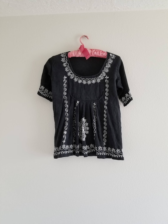 Vintage 1970's Black and Silver Hippie Boho Peasan