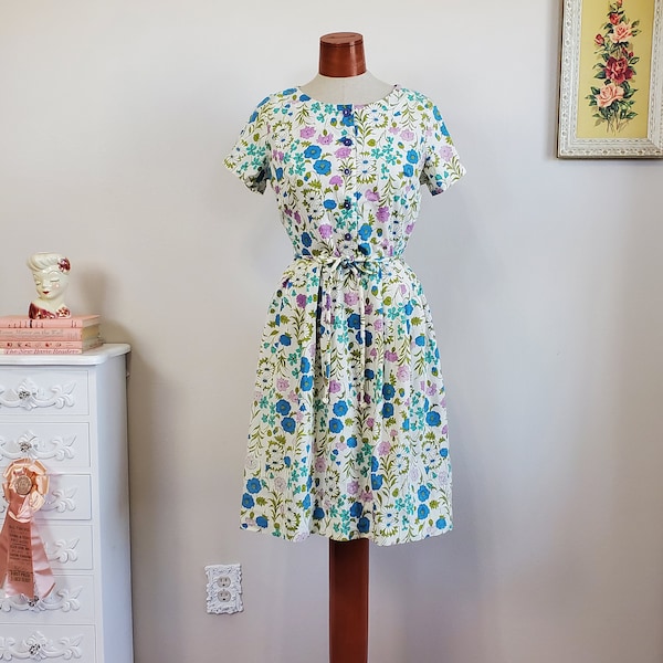 May Flowers | Vintage 1950's / 50's Blue and Purple Floral Day Dress With Tie Belt | Kay Whitney | Medium to Large