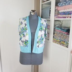 Vintage 1970&#39;s Aqua Purple and White Floral Cardigan Vest