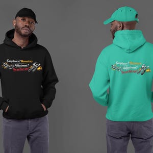 ¿Cumplimiento? Momentáneo. ¿Ajuste? ¡Claro que sí! – Diseño de declaración mecánica unisex (PNG digital)