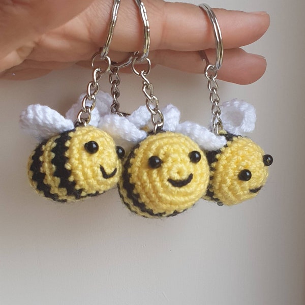 Bumble bee keyring / Bee keychain / Crochet bumble bee / Summer Bumble bee / Easter Bumble bee