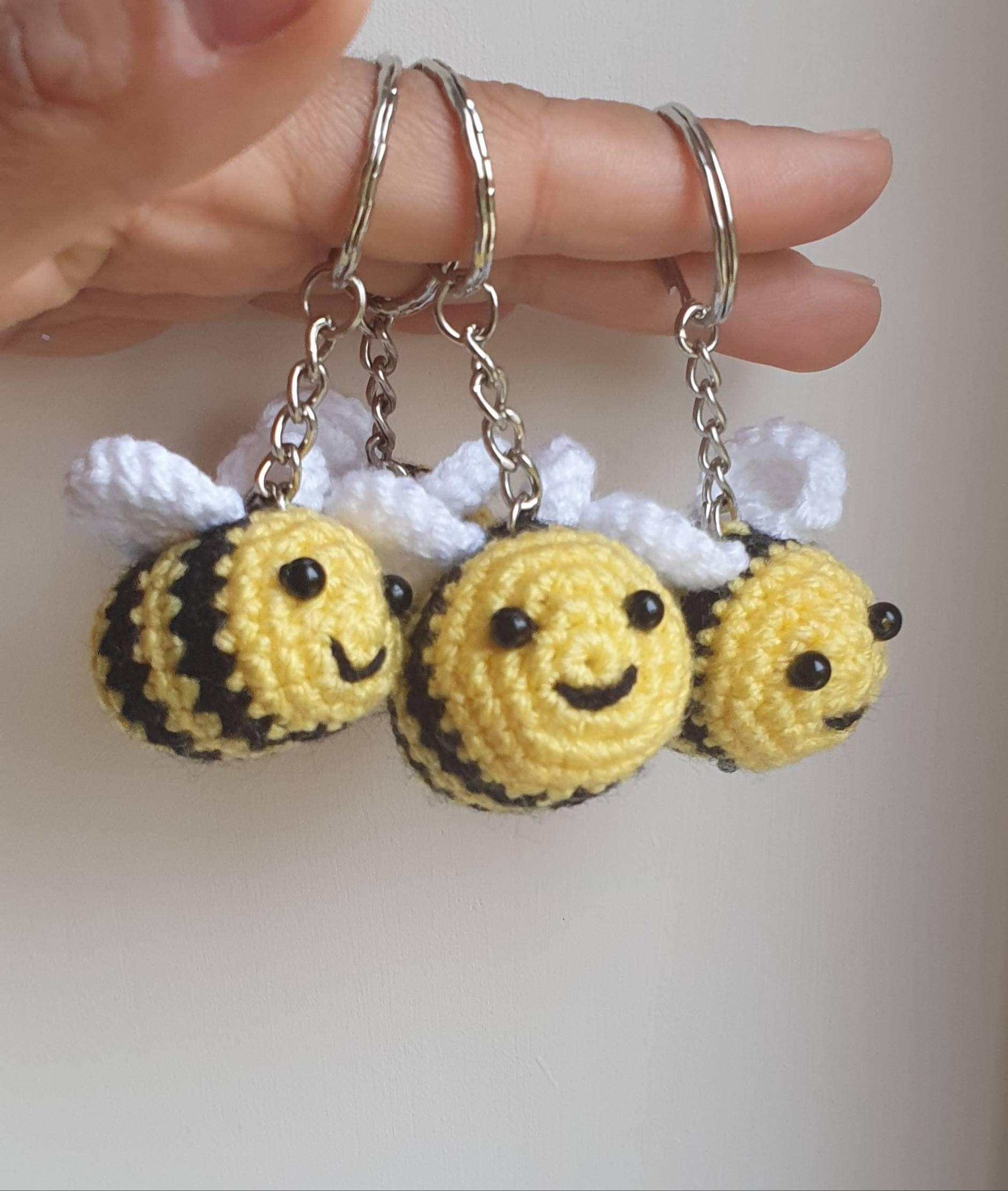 Bumblebee keyring / Bee keychain / Crochet bumblebee / Summer Bumbleb…