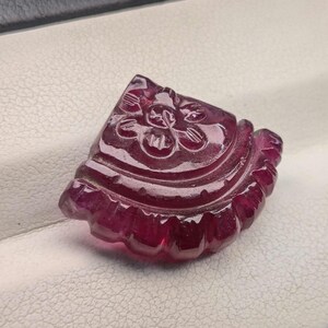 Exquisite 23,85 Ct Lab-Grown Rubin Schnitzerei - Blumenmuster Fächer Rubine für maßgeschneiderte Schmuck -20 x 23 mm Tiefe Taube Blutrot Rubin