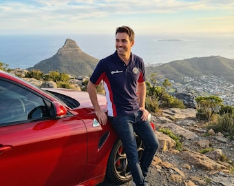 Alfa Romeo Sport Racing pikétröja – Inspirerade motorsportkläder för entusiaster