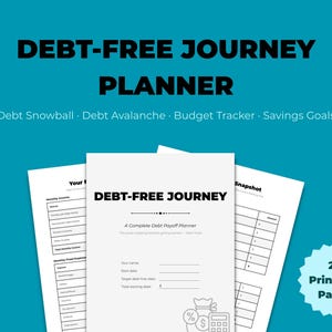 以下が含まれることがあります： 「DEBT-FREE JOURNEY PLANNER」と書かれた白いプランナー。テキストには「Debt Snowball、Debt Avalanche、Budget Tracker、Savings Goals」と記載されています。プランナーには24枚の印刷可能なページと、負債の返済を追跡するためのセクションが含まれています。