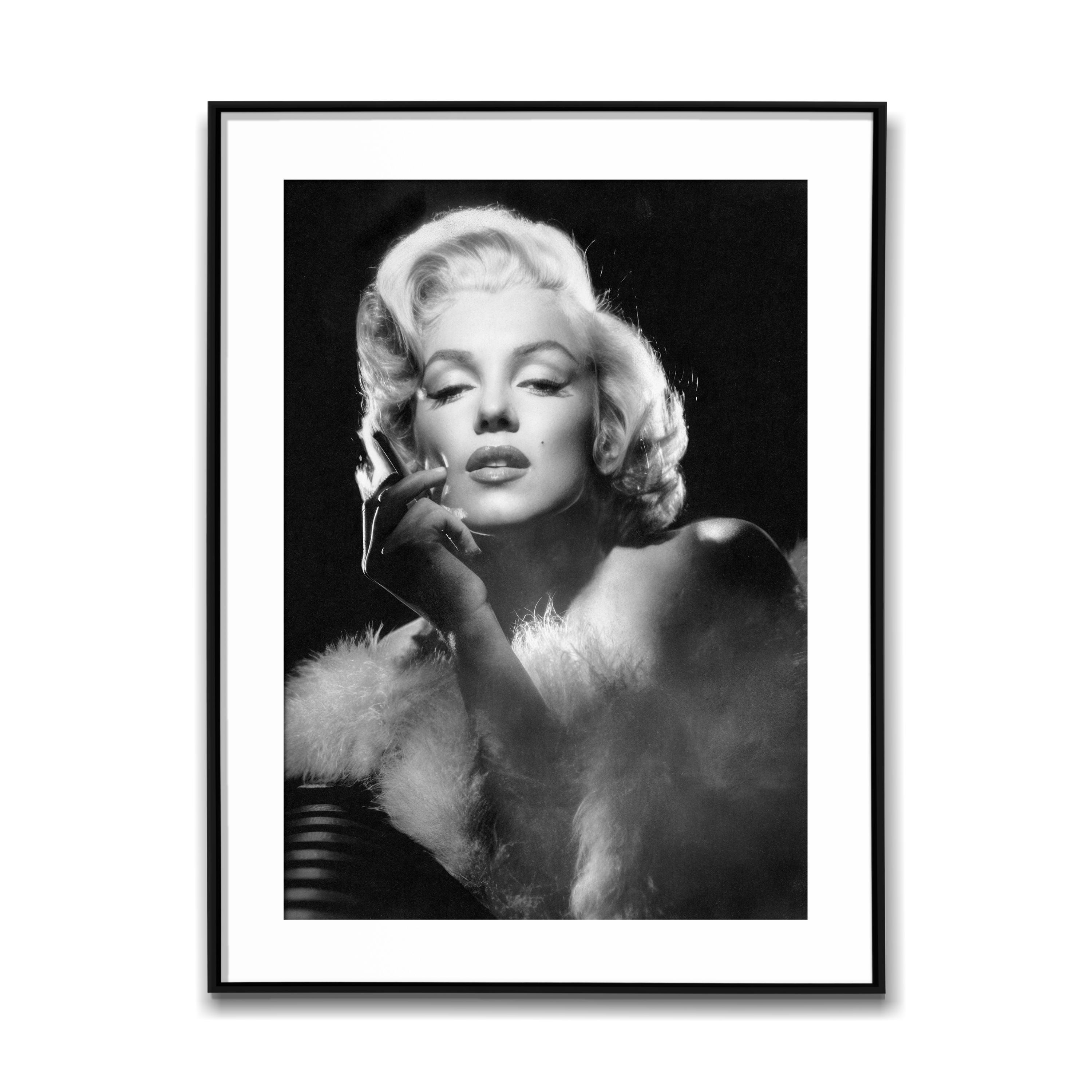 Monroe Cigarette
