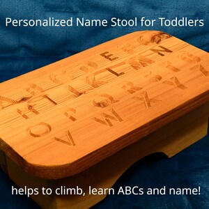 Taburete de madera personalizado, banco de baño para niños pequeños con nombre del alfabeto, madera de cedro y aliso.