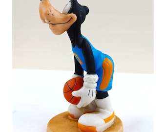 Vintage Goofy Figurine Basketball Player Disney Sports Pose
