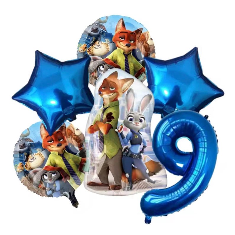 Pu&ograve; includere: Un insieme di palloncini colorati con personaggi del film d'animazione Zootropolis. Il set include palloncini blu a forma di stella, palloncini a forma di personaggi e un palloncino blu con il numero 9, perfetto per una festa di compleanno.