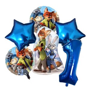 Pu&ograve; includere: Un set di palloncini a tema Zootropolis. Il set include palloncini blu a forma di stella, palloncini a forma di personaggi con Nick Wilde e Judy Hopps e un palloncino blu con il numero 1. I palloncini sono progettati per una festa di compleanno.