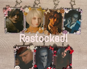 Resident Evil 4 Toploader Keychain RESTOCKED