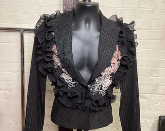 Blazer gótico de rayas pintadas reciclado.