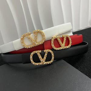 Valentino Garavani VLogo Signature Damen Ledergürtel mit kristallverzierter Schnalle