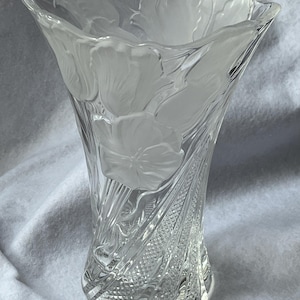 Hoya Crystal Vase - Etsy